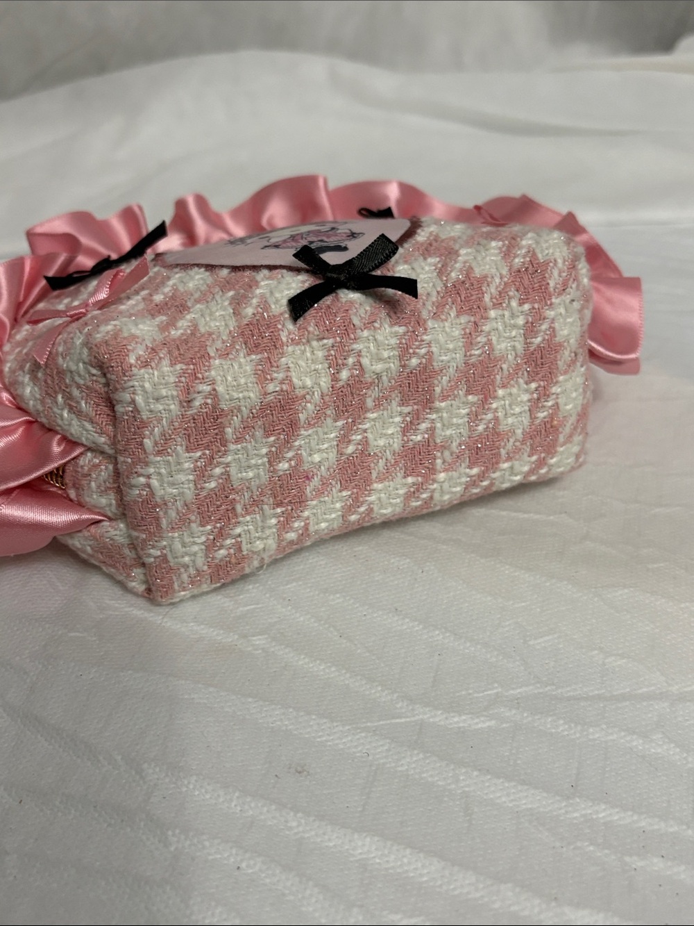 Hello Kitty Ruffle Cosmetic Pouch - Picture 4 of 5